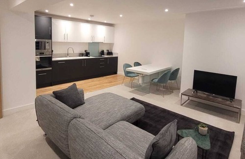 Wainscot Apartment | Luxury 1 Bed Flat In The Heart Of Rochester
