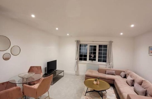 Wainscot House | Luxury 1 Bed Flat In The Heart Of Rochester