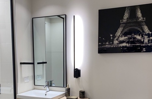 River Grove Apartment | Luxury 1 bedroom apartment