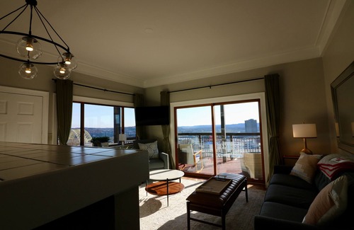 Mount Adams Apartment | Luxury 1-Bedroom Apartment in Mount Adams, Close to Downtown and Stadiums