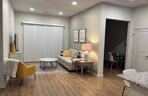 Leawood Apartment | Luxury 1-bedroom apartment in prime Leawood location
