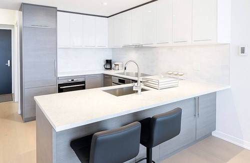 Willowdale Condo | Luxury-1 Bedroom Condo on the 50th floor| Stunning Toronto Skyline Views