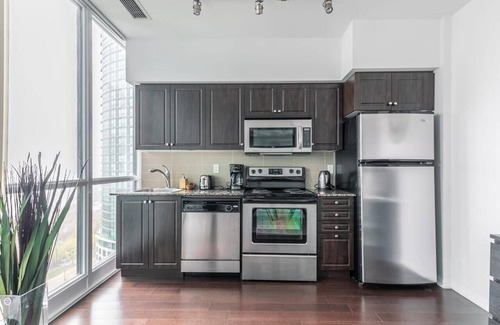 Fort York Condo | Luxury 1 Bedroom condo with Balcony.
