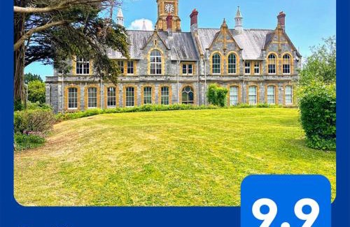 Plymouth Apartment | Luxury 1 Bedroom Duplex with Free Parking