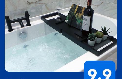 Plymouth Apartment | Luxury 1 Bedroom Duplex with Free Parking