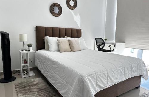 Cinco Esquinas Apartment | Luxury 12th Floor Apartment with Views - Downtown San Jose Pool and Gym