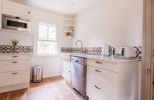 Parkesbourne House | Luxury 1830s Kippilaw Schoolhouse Farmhouse