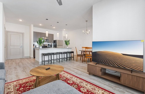 Stony Ridge North Apartment | Luxury 1BD/1BA Next to Airport 8688