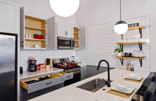 Central City Apartment | Luxury 1BD | A+ Downtown Location | King Bed Condo