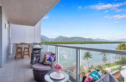 Cairns Central Business District Apartment | Luxury 1BR Apartment @ Harbour Lights Cairns