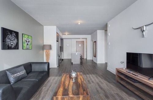 Laval Apartment | Luxury 1BR Apt with Great Views and Gym