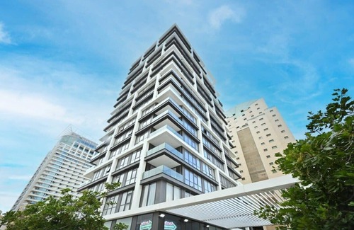 Kerem HaTeimanim Apartment | Luxury 1BR at Hayarkon by HolyGuest