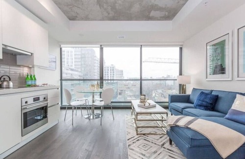 Downtown Toronto Apartment | Luxury 1BR in of King W