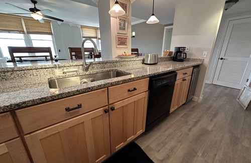 Pleasant Street Condo | Luxury 2/2 Condo in Historic Gainesville Building - Close to UF and Downtown