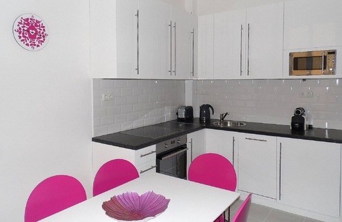 Terezvaros Apartment | Luxury 2 Bed 2 Bath Apartment, Sleeps 4, Central Budapest, Andrassy, Opera