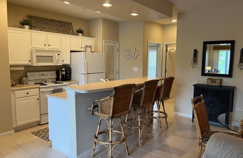 Lake Ozark Condo | Luxury 2 Bed/2 Bath Lake Condo in Monarch Cove 2 MM, WALK-IN Unit w/Boat Slip