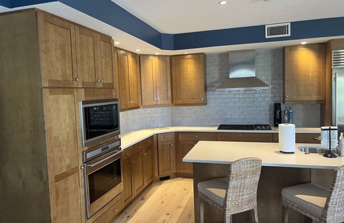 Siesta Key Village Villa | Luxury 2 bed & 2 bath Villa. Next to Siesta Key Village and beach access 5.