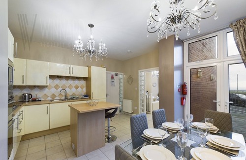 Bispham Apartment | Luxury 2 Bed Apartment, Beach Front with Sea View