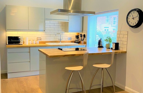 Norwich Apartment | Luxury 2 bed Apartment-Golden Triangle w/Parking