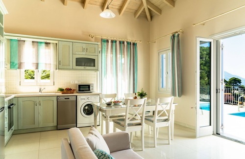 Frourion Villa | Luxury 2 bed villa private pool in Assos