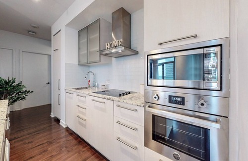 Central Waterfront Condo | Luxury 2 Bedroom/2 Bathroom Downtown Toronto Condo!