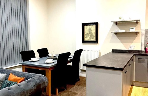 Penwortham Apartment | Luxury 2 Bedroom Apartment Perfect For Long Stays
