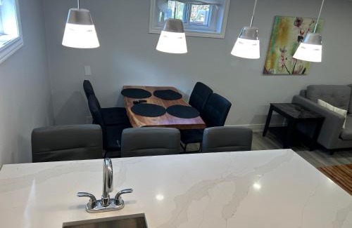 Richmond Hill Apartment | Luxury 2 Bedroom House