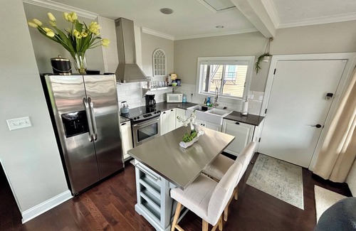 Mount Adams Apartment | Luxury 2-Bedroom Mount Adams Apartment, Minutes from Downtown and Stadiums