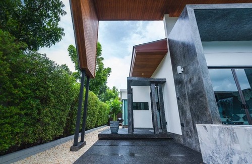 Chalong Villa | Luxury 2 Bedroom Private Pool Villa At Chalong