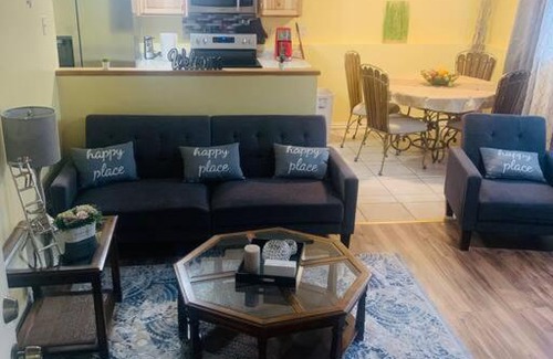 Southeast Colorado Springs Apartment | Luxury 2 bedroom rental place with a fireplace