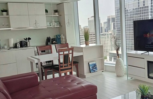 Downtown Toronto Apartment | Luxury 2 Bedrooms condo @EatonCenter