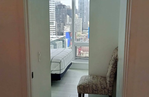 Downtown Toronto Apartment | Luxury 2 Bedrooms condo @EatonCenter
