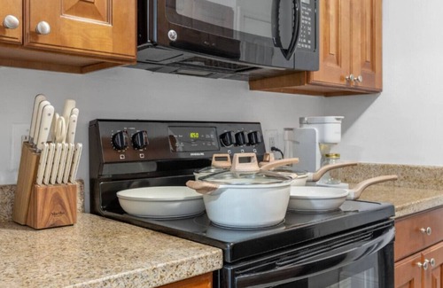 SoHo Apartment | Luxury - 2 blocks from Bayshore | GYM | POOL | #5