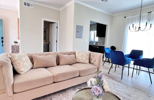 Pasadena House | Luxury 2B/2.5B Minutes from Old Town Pasadena