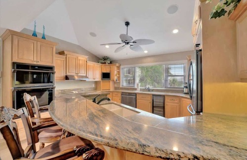 Independence Square Apartment | Luxury 2B/2B Oceanview, Beach Access, Prvt Balcony