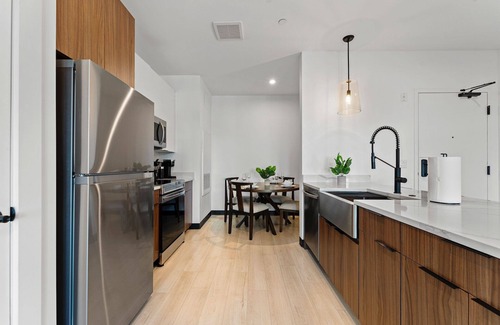 Everett Apartment | Luxury 2bd/2ba near Boston 5031