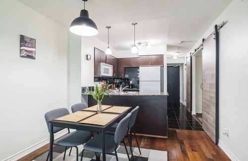Church and Wellesley Condo | Luxury 2BR Condo in Downton, Steps to Subway