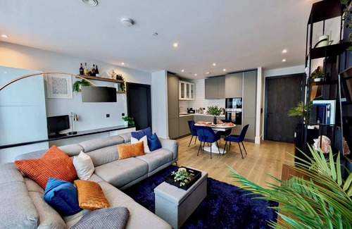 Fairfield Apartment | Luxury 2BR Flat in Prime Location