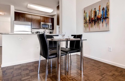 Hudson Exchange Apartment | Luxury 2BR | Full Kitchen | Steps from PATH | by GLS