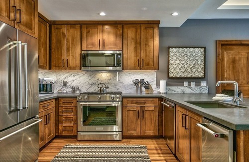 South Lake Tahoe Condo | Luxury 2Br Residence steps from Heavenly Village & Gondola by RedAwning