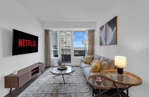 Willowdale Apartment | Luxury 2BR - Subway/Pool/Gym/Sauna + Free Parking