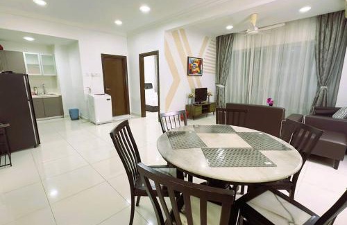 Chow Kit Apartment | Luxury 2BR2BR service Apartment at Regalia Residence KL