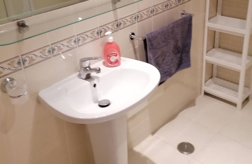 Quarteira Apartment | Luxury 3 bed ground floor apartment with private gardens