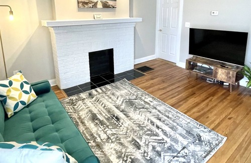 Old North Columbus Other | Luxury 3 Bedroom 2Bath King Lovely OSU Central