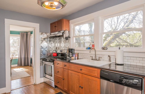 Belmont House | Luxury 3-Bedroom Home In Heart Of Portland Near Everything