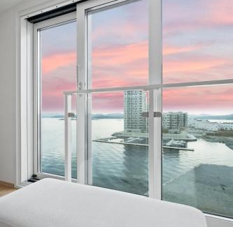 Stavanger Apartment | Luxury 3 bedroom seaview apartment, ONS 2024