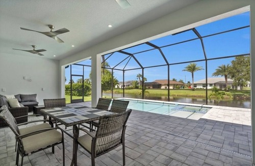 Pebble Beach House | Luxury 3-bedroom Villa with Pool