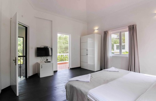Guirim Villa | Luxury 3 Bedroom Villa with a Private Pool