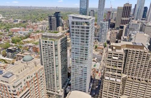 Bloor-Yorkville Apartment | Luxury 3-Beds Apartment in Yorkville with the Best City View in Downtown Toronto