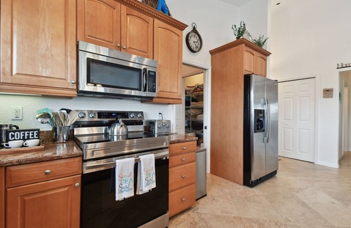 Independence Square Condo | Luxury 3 BR w/Bonus Room, 2100 sq ft. Condo - HOME-AWAY FROM-THE-HOME OFFICE